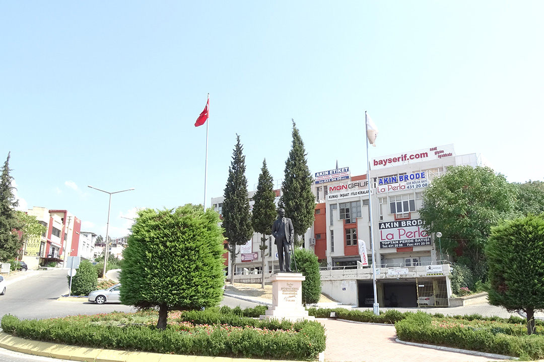 İzmir MTK Sitesi Emlak Ofisi